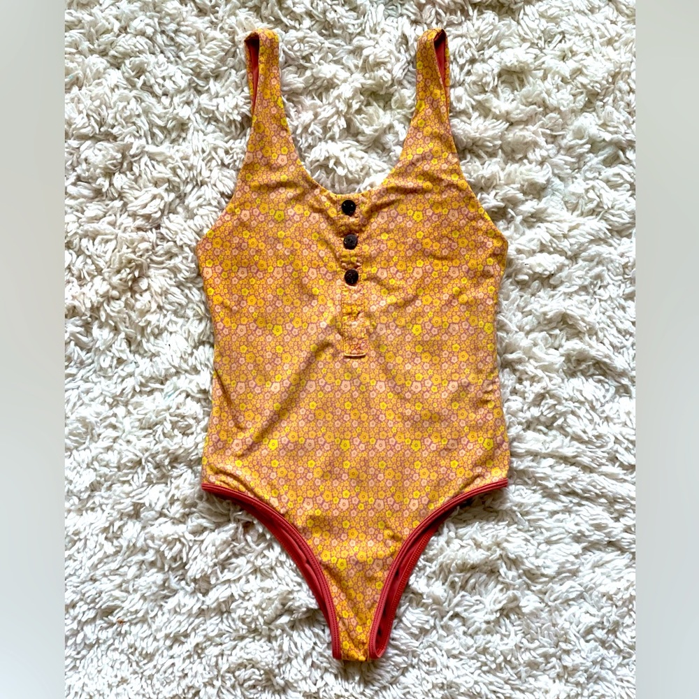 Coconut Avenue One Piece Size Small